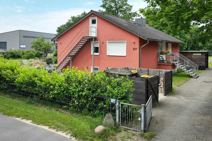 Haus Wustrow in Wustrow (Wendland), Wohngruppe mitten im Ort